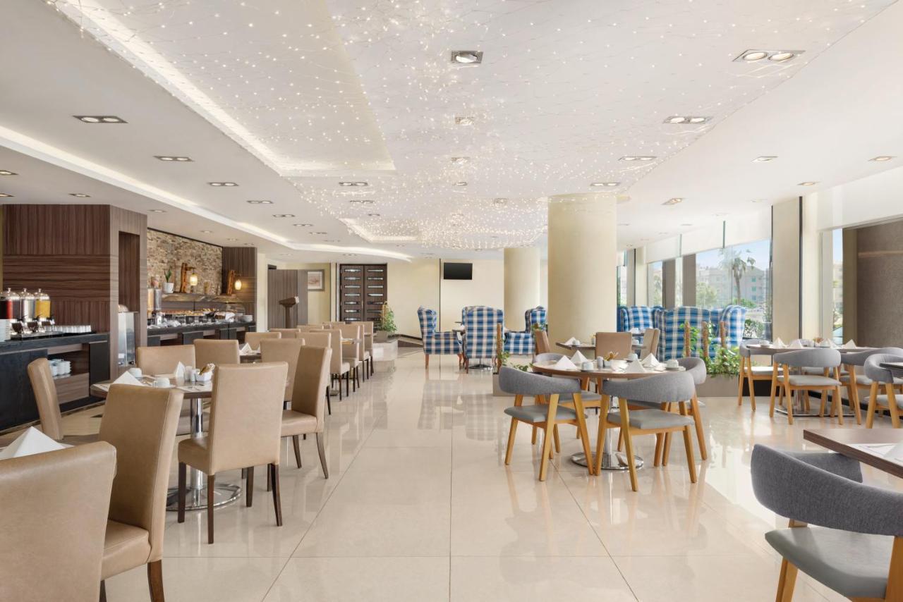 Howard Johnson Dammam Hotel Exterior foto
