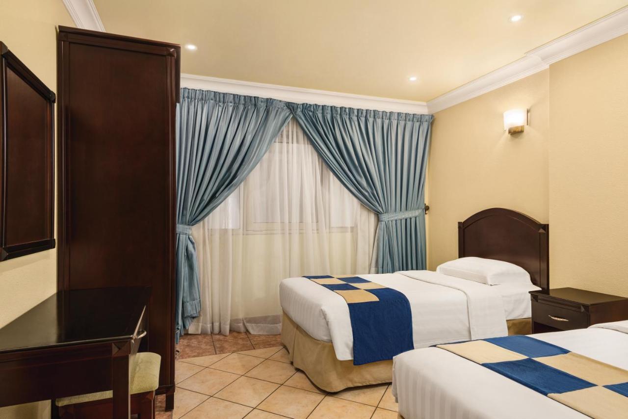 Howard Johnson Dammam Hotel Exterior foto