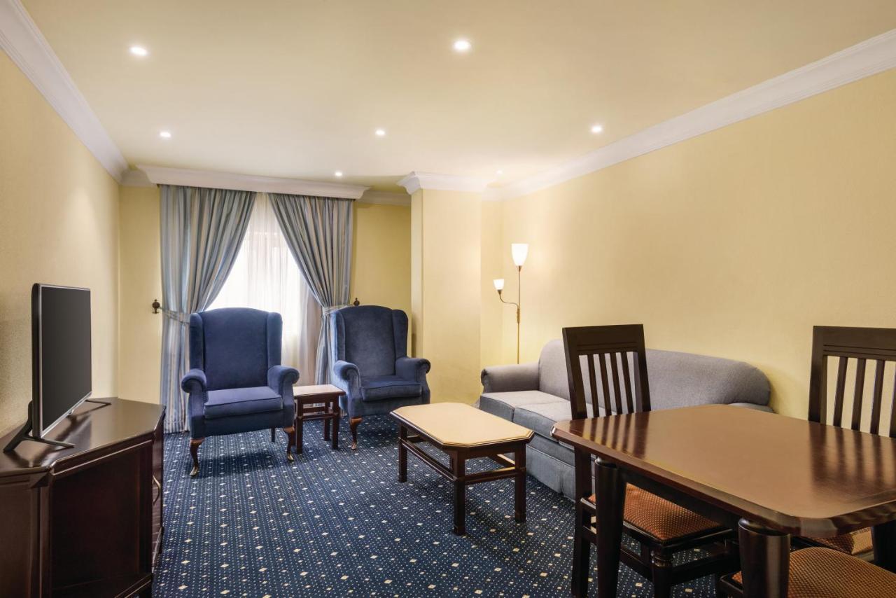 Howard Johnson Dammam Hotel Exterior foto