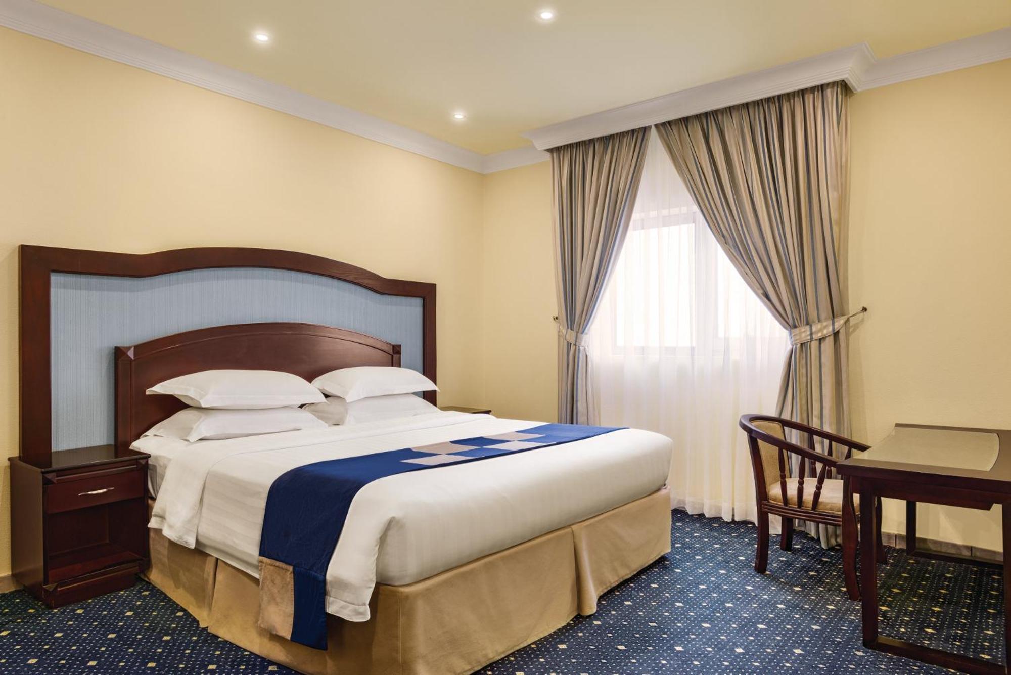 Howard Johnson Dammam Hotel Exterior foto