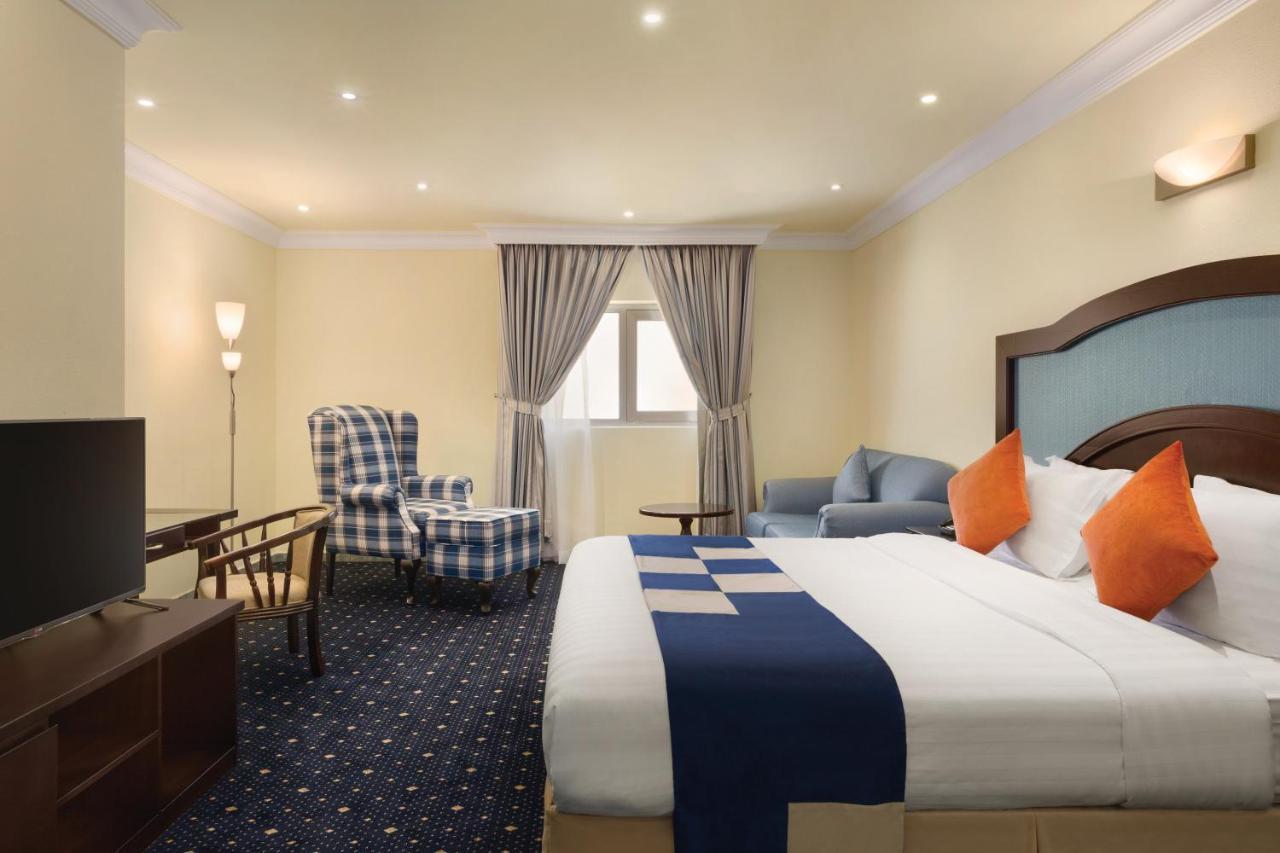 Howard Johnson Dammam Hotel Exterior foto