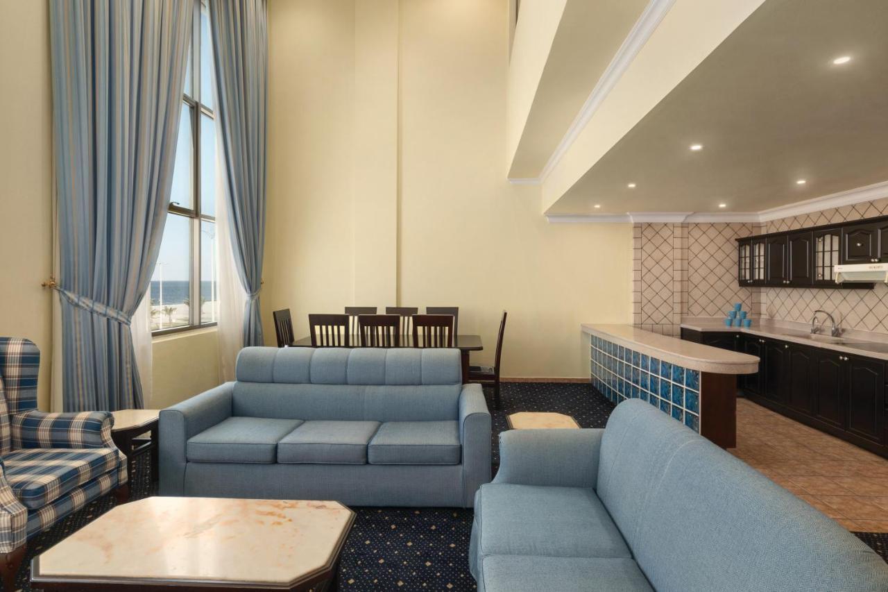 Howard Johnson Dammam Hotel Exterior foto