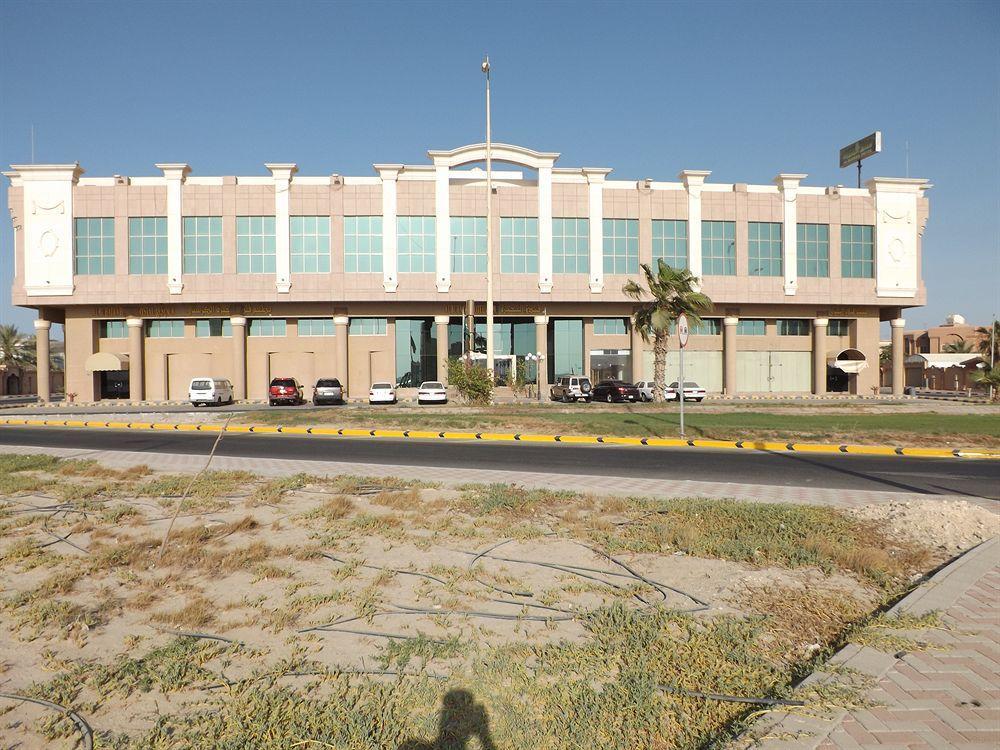 Howard Johnson Dammam Hotel Exterior foto