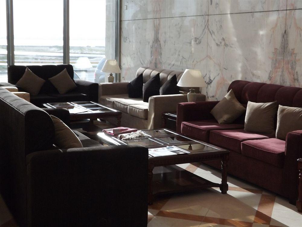 Howard Johnson Dammam Hotel Exterior foto