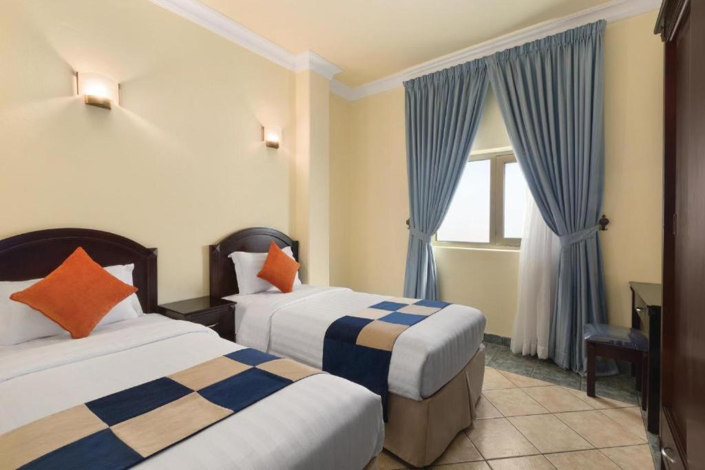 Howard Johnson Dammam Hotel Exterior foto